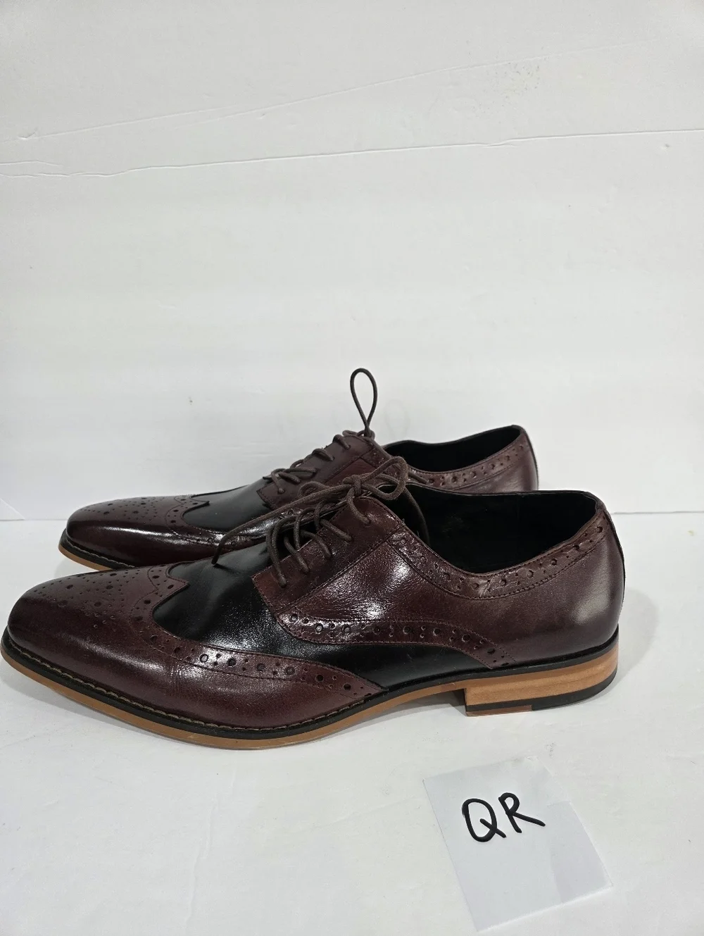 Stacy Adams Men's Two-Tone Burgundy and Black Wingtip Oxford Dress Shoes Sz.11,5